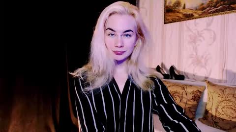 Carin online show from November 16, 4:33 am