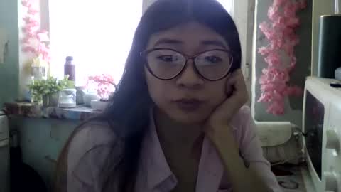 CarlyJoy online show from April 10, 10:10 am