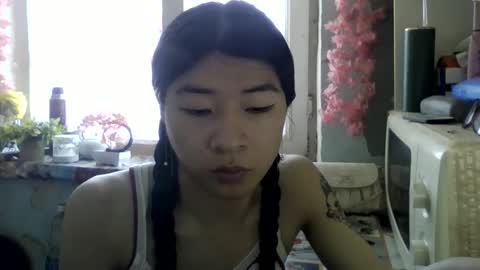 CarlyJoy online show from May 1, 8:40 am