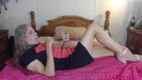 Snapshot of cdsextoy1 chatting on October 3, 10:37 am Jackie online show from October 3, 10:37 am