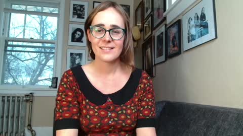 Snapshot of cecilysaintclaire chatting on December 11, 3:37 pm Cecily Saint Claire online show from December 11, 3:37 pm