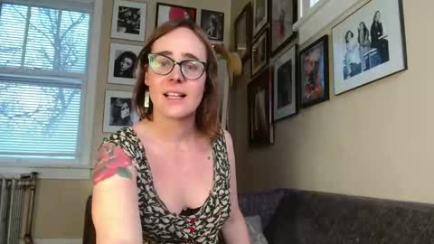 Snapshot of cecilysaintclaire chatting on February 20, 2:35 pm Cecily Saint Claire online show from February 20, 2:35 pm