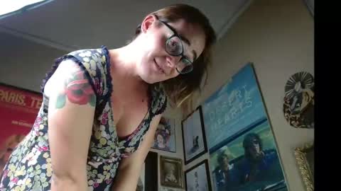 Snapshot of cecilysaintclaire chatting on October 10, 12:50 pm Cecily Saint Claire online show from October 10, 12:50 pm