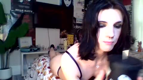 Snapshot of chanel2002 chatting on October 23, 3:05 pm chanel2002 online show from October 23, 3:05 pm