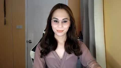 chelly4u69 online show from February 20, 6:26 am