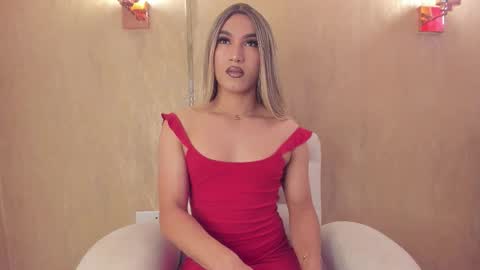 chloe_luxury online show from March 11, 4:11 pm