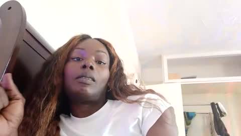 chocolatedrop_ online show from September 9, 3:55 pm