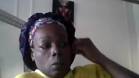 chocolatedrop_ online show from June 9, 10:47 am