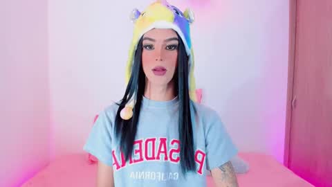 CLOE REMINTON online show from March 2, 10:58 am