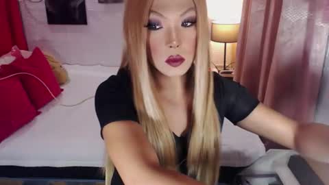 QUEEN SABRINA online show from June 16, 6:27 am