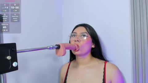 coraline hot18 online show from February 19, 4:11 pm