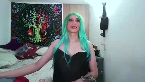 cosmic_crystal online show from December 20, 9:32 pm