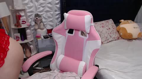 YOSHI online show from January 7, 9:10 am