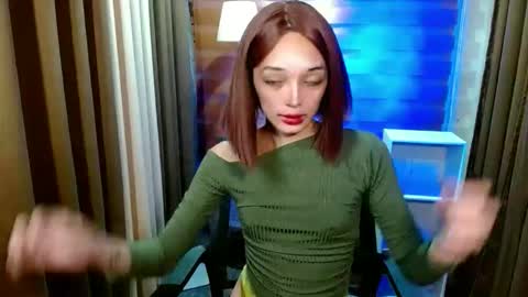 BBY CURLYHANNA online show from April 1, 1:41 pm