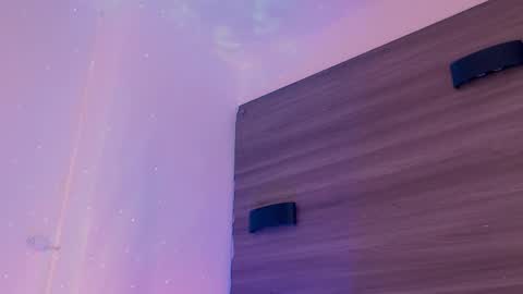         online show from February 13, 6:09 am