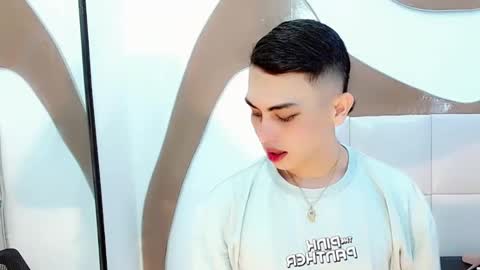 daniela_pink_ online show from April 9, 7:09 pm