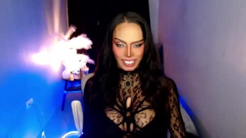 YOUR KINKY MISTRESS MADRIANA online show from May 20, 5:35 am