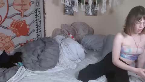 decemberholiday online show from March 3, 3:13 am