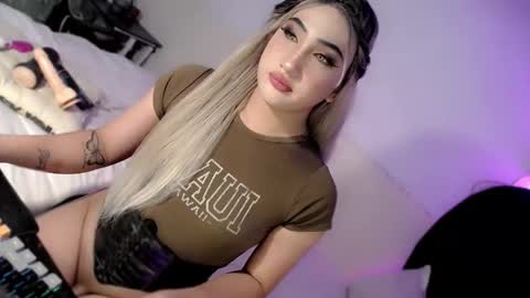 Chesca online show from November 3, 12:04 pm