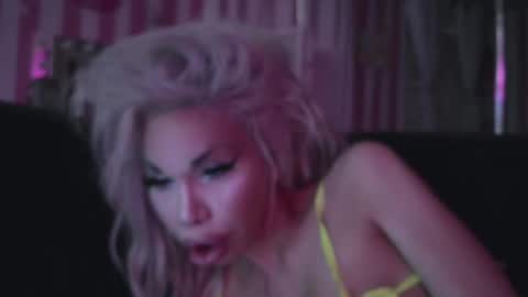 IMMACULATE BEAUTY online show from October 5, 1:44 pm