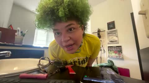 dizzinsweatyy online show from February 24, 4:15 pm