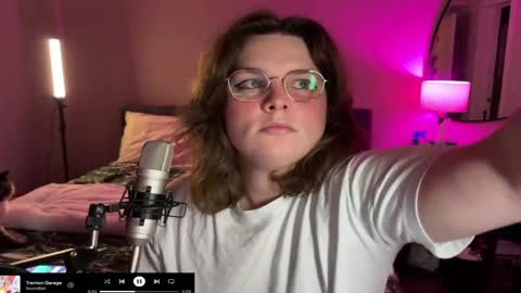 djentslut online show from December 5, 11:23 pm