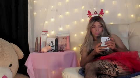 Nicolle online show from December 23, 4:28 pm