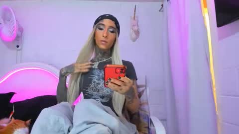 drippyorlove online show from October 23, 7:51 pm