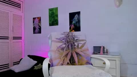 drippyorlove online show from December 5, 4:35 pm