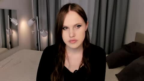 Effie Mur online show from April 14, 8:36 pm