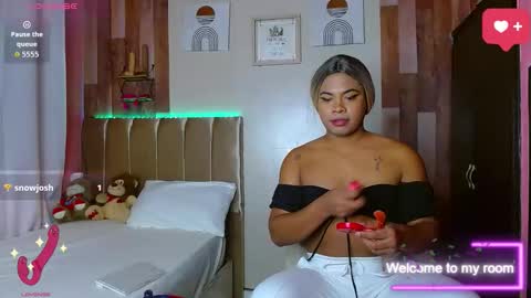 eletrabrowns online show from October 31, 3:49 am