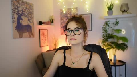 ellie_shae online show from March 12, 5:38 pm