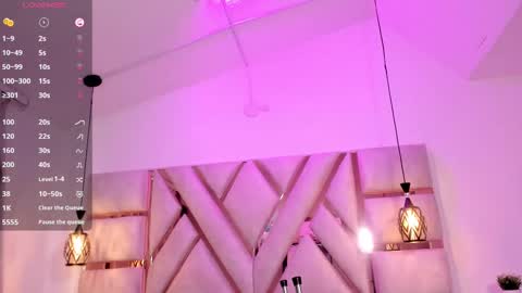 Snapshot of emily_roousee chatting on October 15, 7:58 pm Emily online show from October 15, 7:58 pm