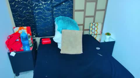 emmaLogge online show from March 25, 5:06 pm