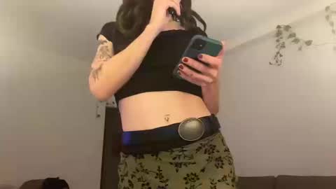 Snapshot of emmy_shae chatting on October 18, 4:05 am emmy_shae online show from October 18, 4:05 am