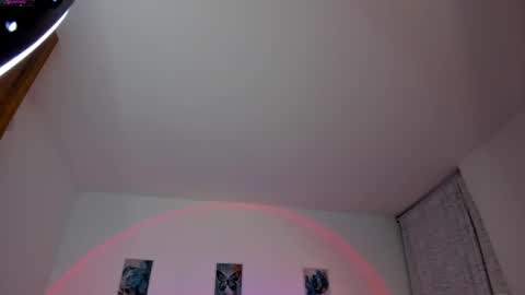 juliana  online show from January 6, 5:52 am