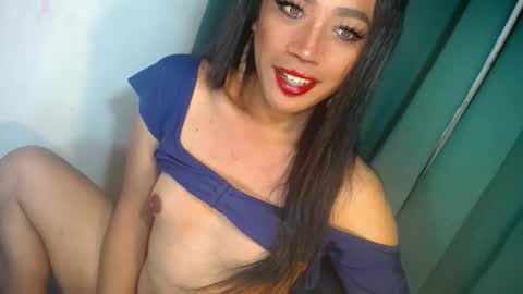 erika_madrigal online show from December 16, 12:59 am