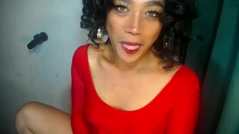 erika_madrigal online show from December 22, 9:19 pm
