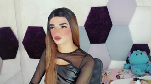 Ethannicola online show from December 5, 11:45 pm