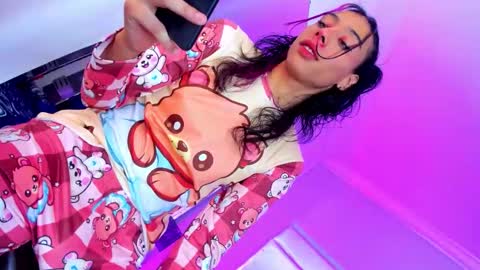 evanllelyne online show from February 4, 1:27 pm