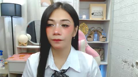 exotictssavie online show from November 5, 7:03 pm