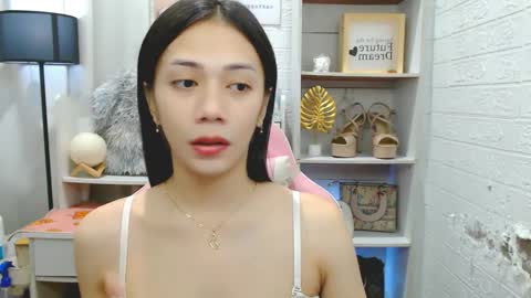 exotictssavie online show from November 18, 8:09 pm