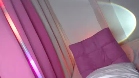 NewKarina online show from December 10, 4:41 am