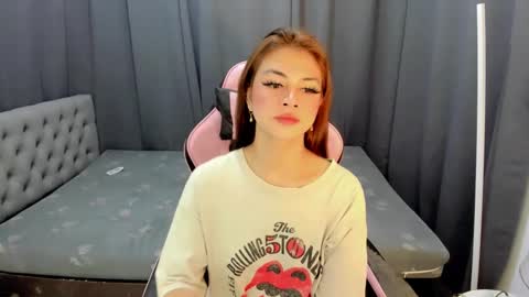 Jade online show from January 11, 12:40 pm