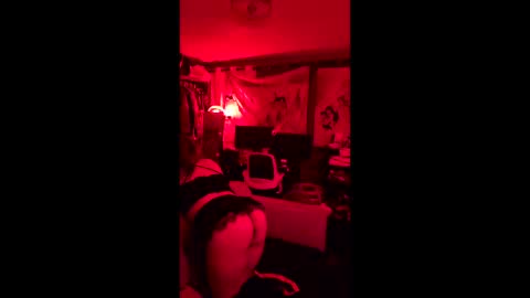 feynomenal_xo online show from April 17, 2:36 am