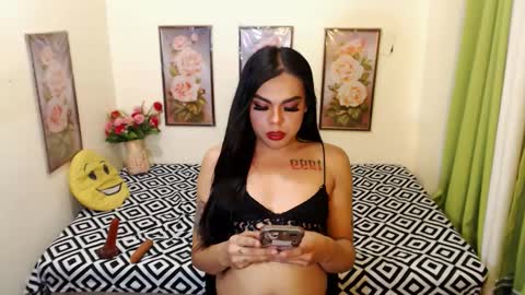 CALL ME AMANDA online show from December 3, 5:06 pm