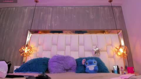 Foxxy  online show from March 19, 3:45 pm