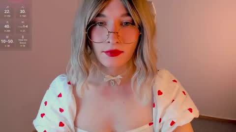 Sue online show from February 21, 8:05 pm