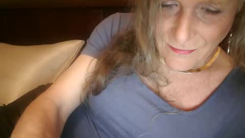 Jessie Love online show from November 9, 11:33 am