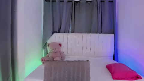 Vnecis Marn online show from March 2, 7:32 pm